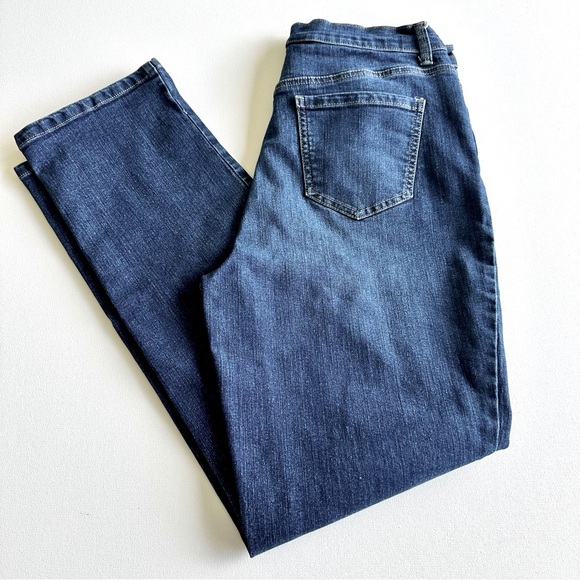 Gloria Vanderbilt Amanda Stretch Fabric High Rise Straight Leg Regular Fit Jean - Picture 4 of 4